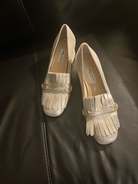 Metallic Fringe Loafers in Gold